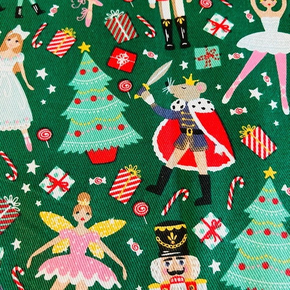 Ulster Weavers Festive Green Holiday Apron with Red Accents - Picture 3 of 12